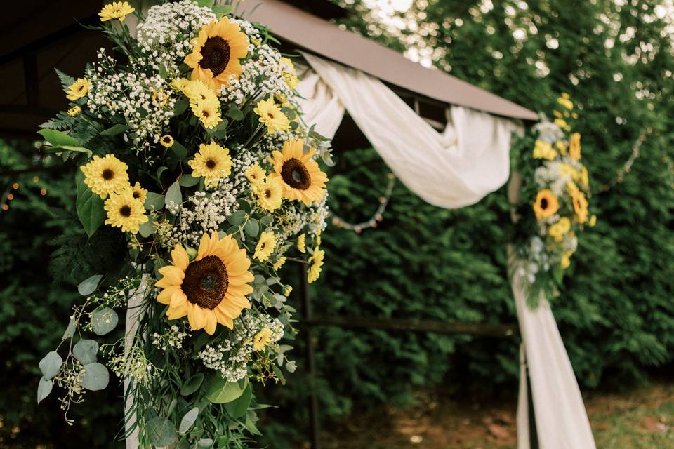 Sunflower arch pieces