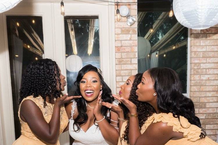Bride & Bridesmaids