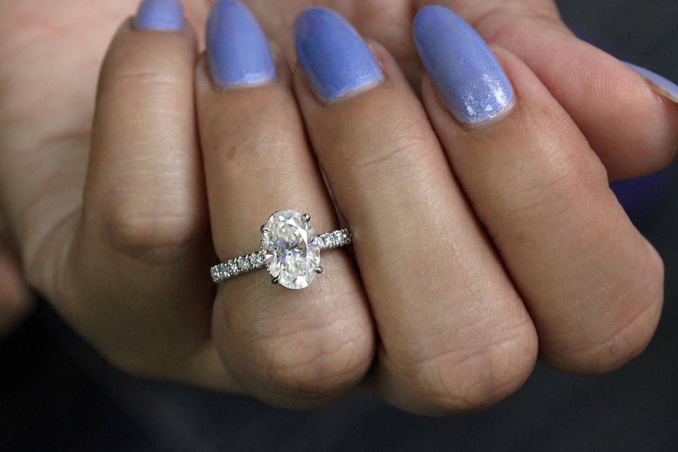 Crushed ice moissanite ring