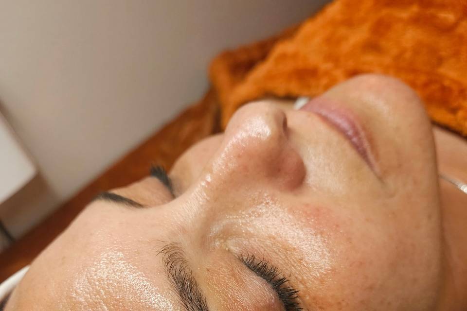Glow-up facial