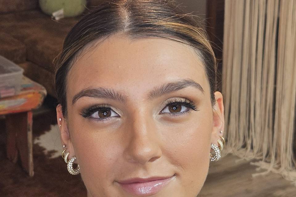 Full face makeup application