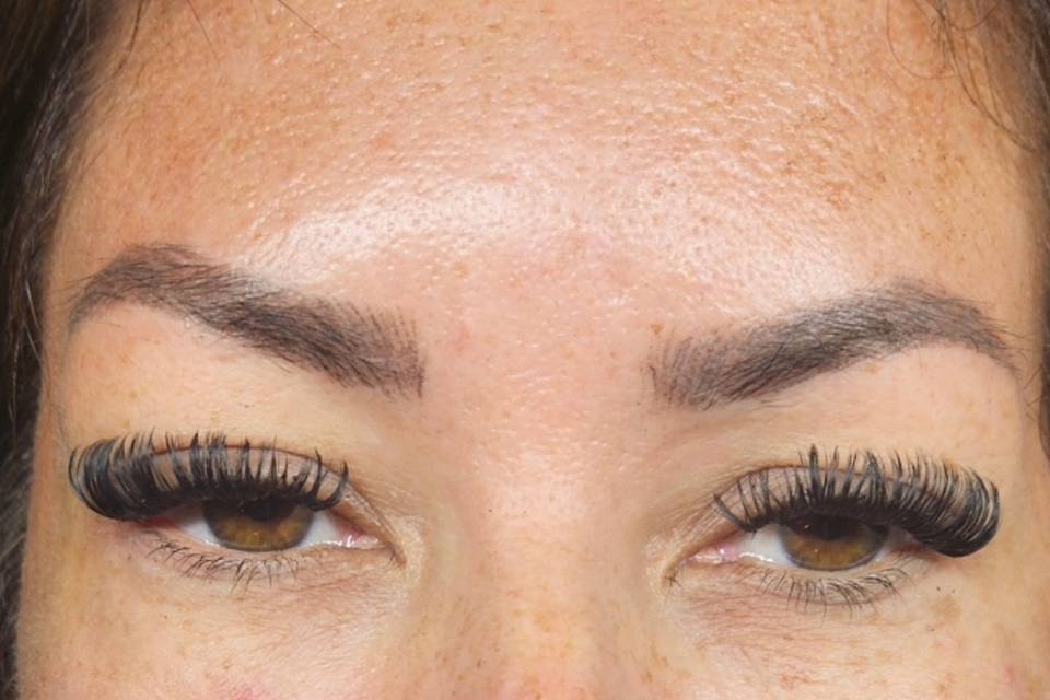 Vacation lash clusters