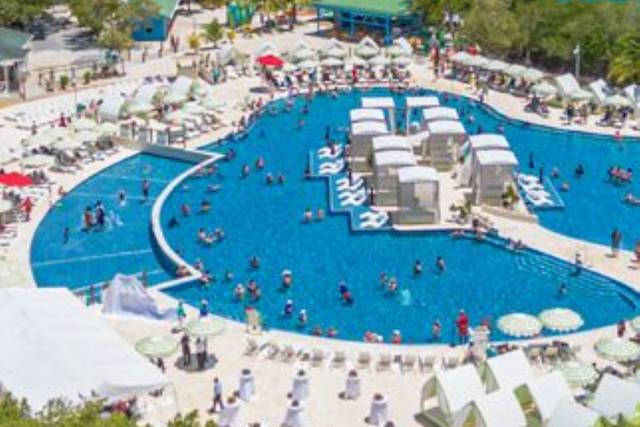 Carnival cruise photo.jpg