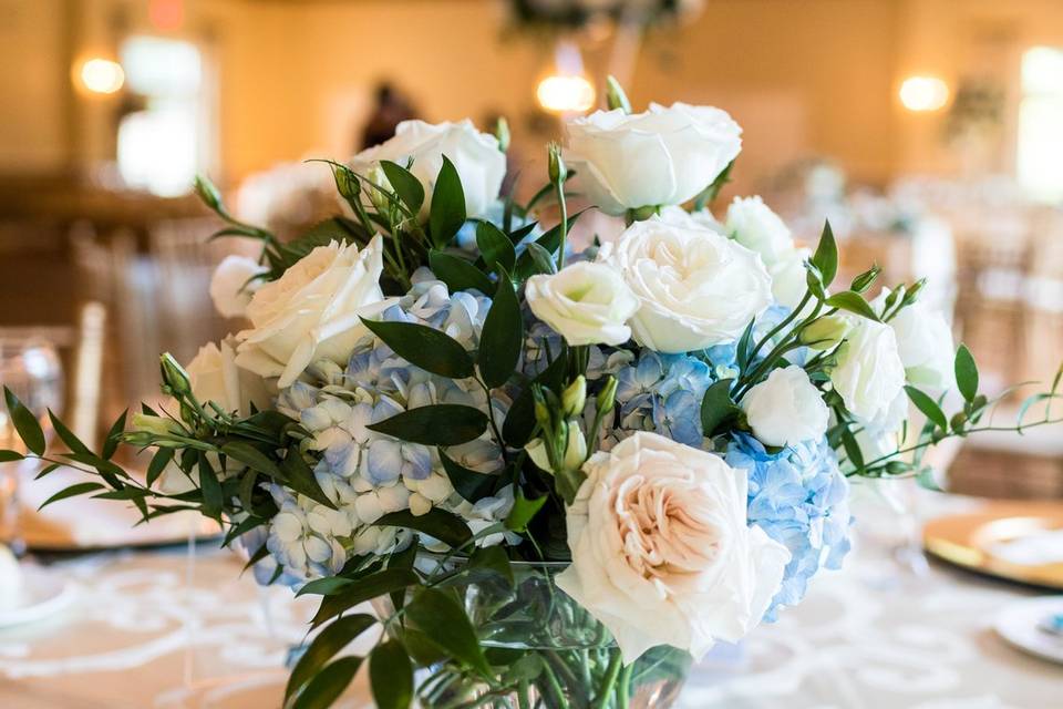 Guest table low centerpiece