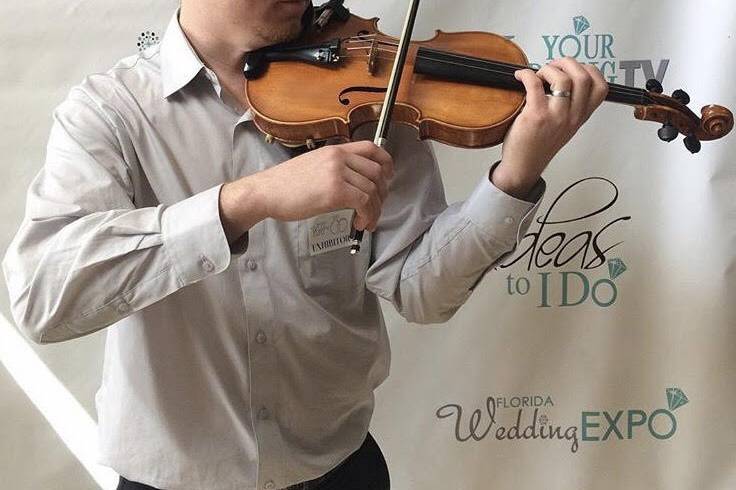 SRQ Violinist