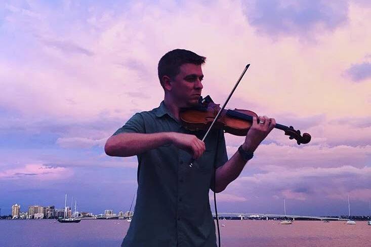 SRQ Violinist