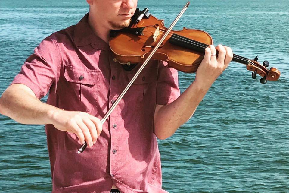 SRQ Violinist