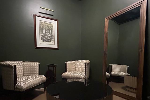 Grooms Room