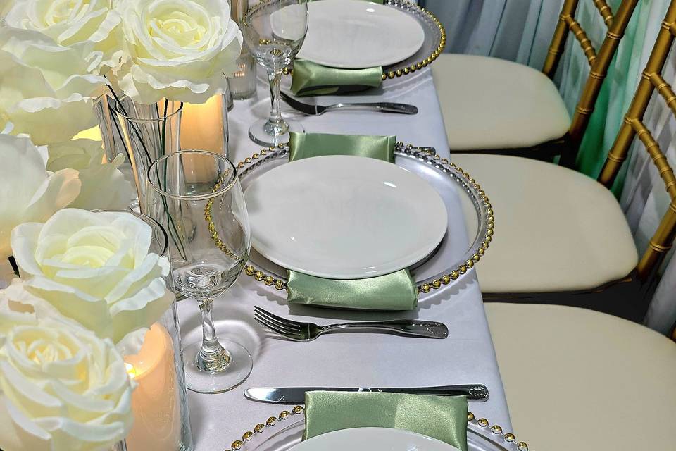 Table package.  Chiavari Gold