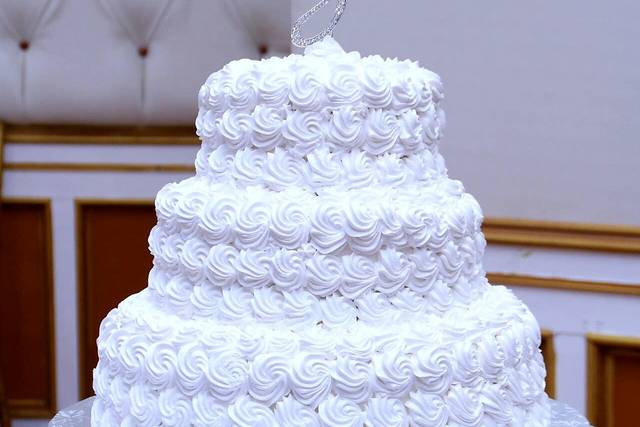 White wedding cake