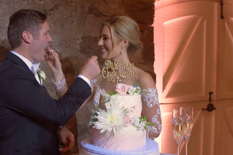 Amanda + Andrew - Cake Cutting