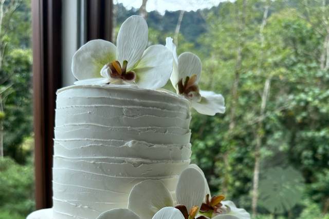 Wedding cakes with edible orch
