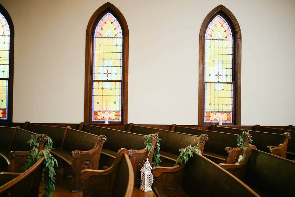 Indoor ceremony setup