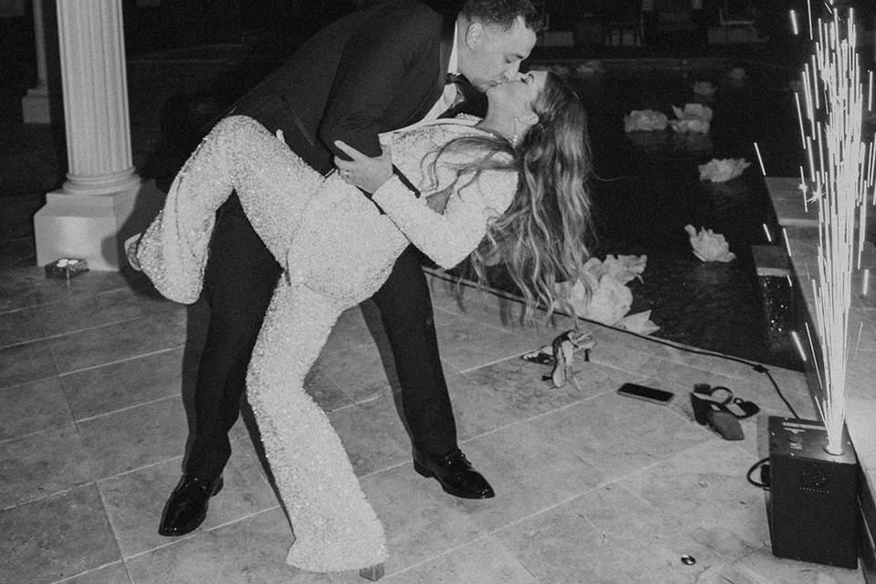 Dip Kiss!