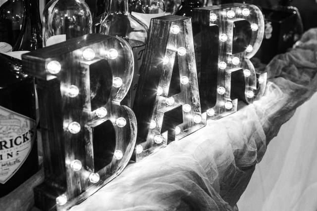 BAR!