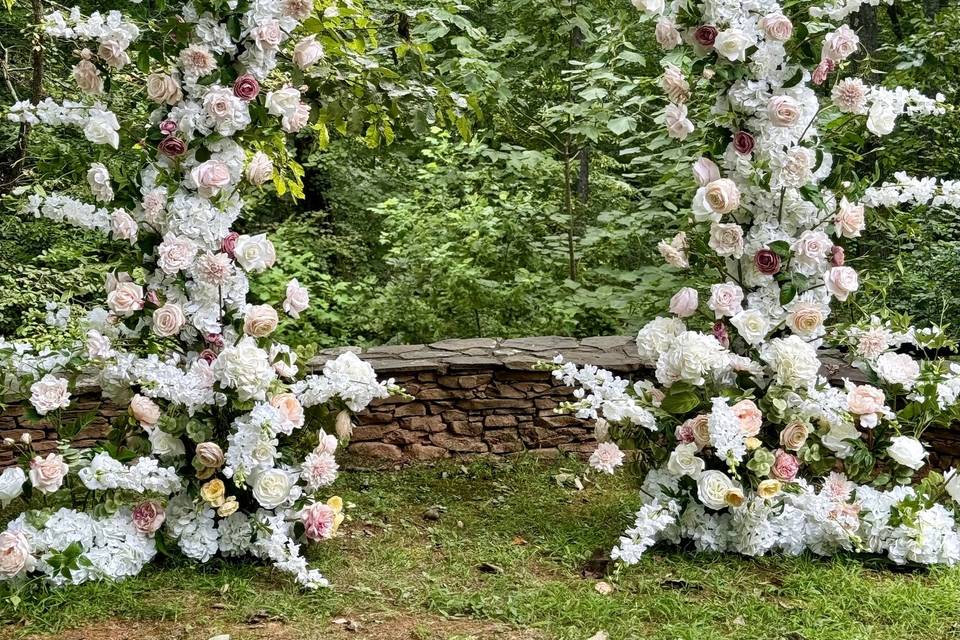 Dreamy Garden Pillars