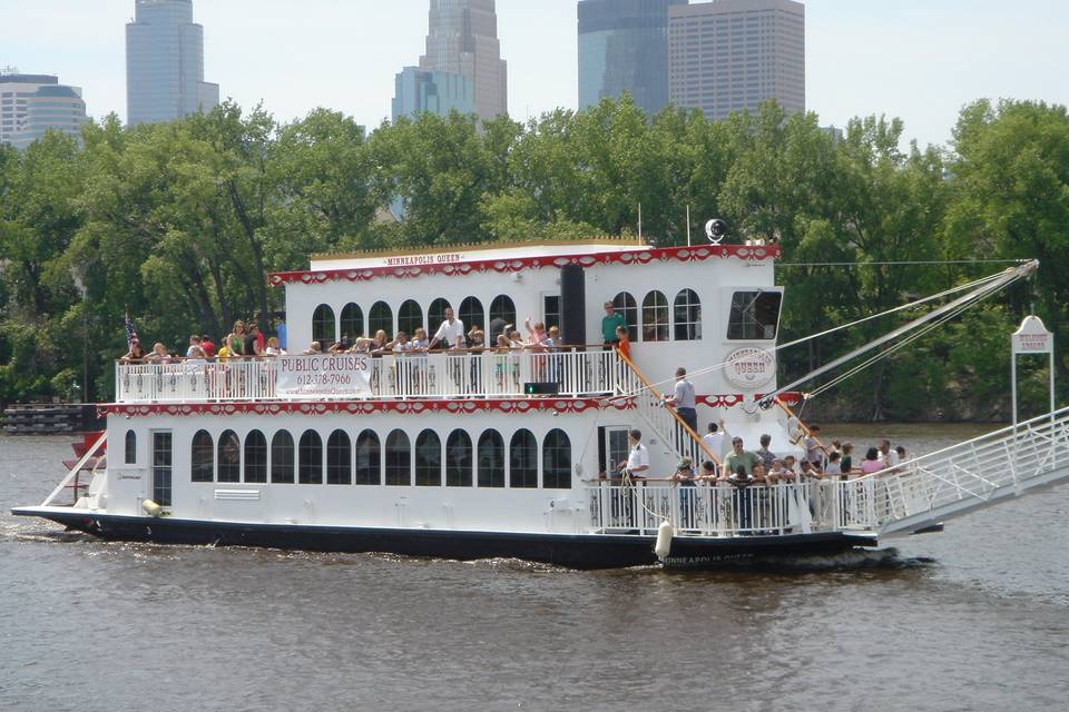 Steamer City of St. Louis on Lake Minnetonka