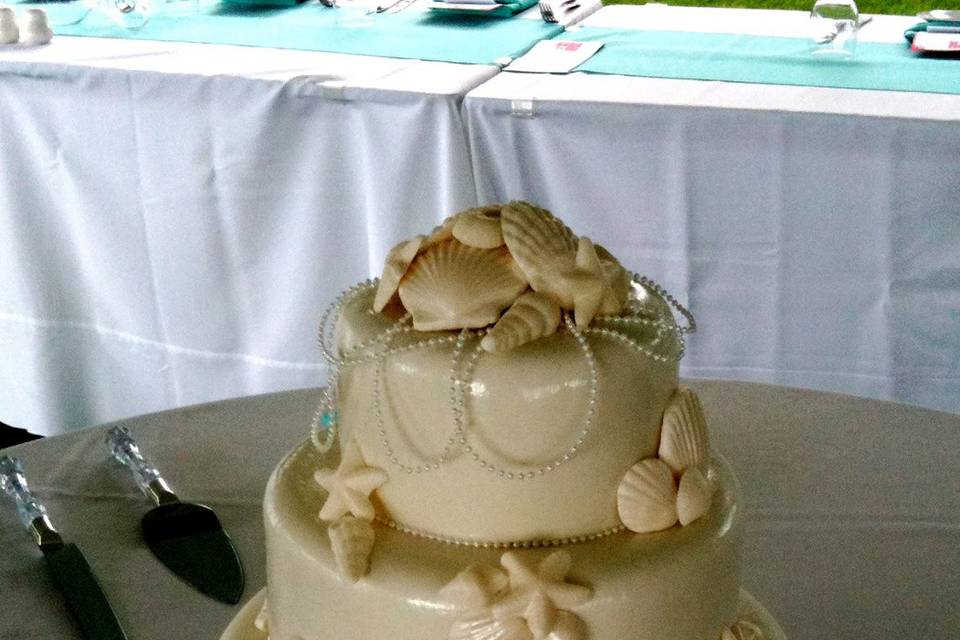 Cake Fanatics in Maui