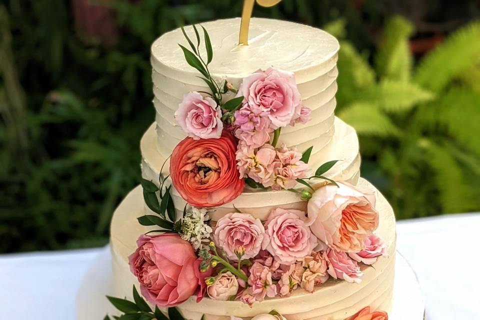 Cake with floral decor