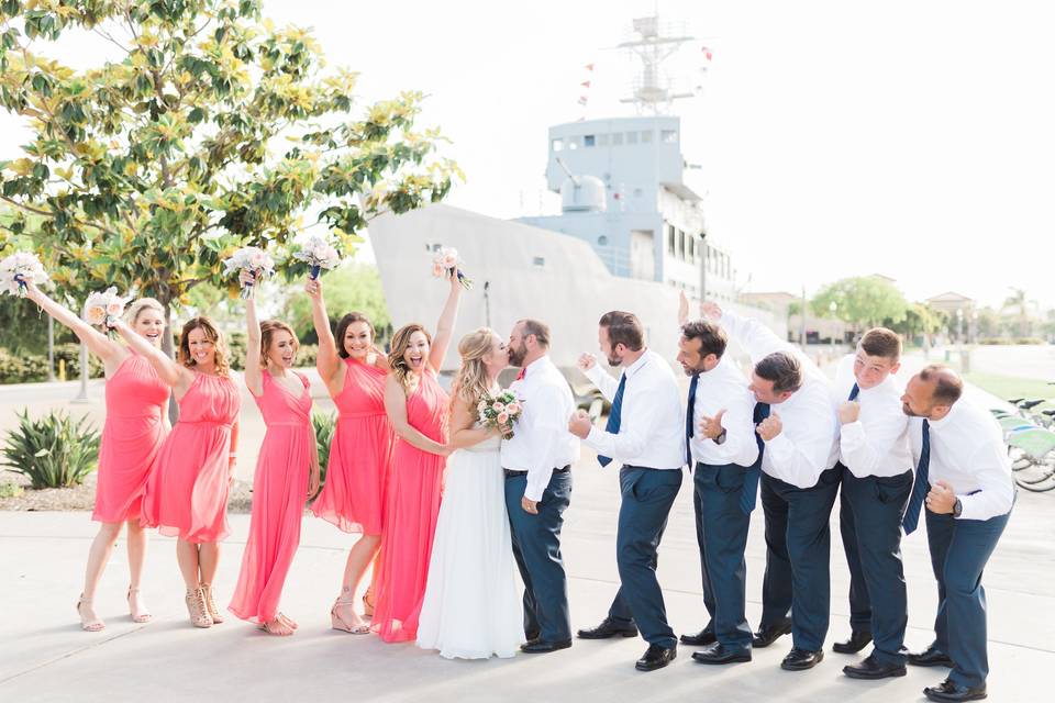 Newlyweds, bridesmaids, and groomsmen