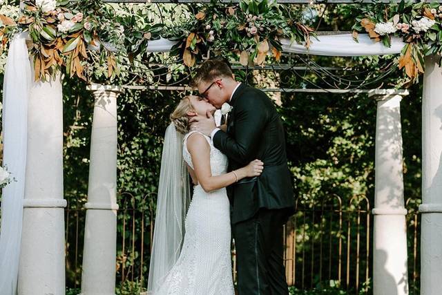 Amazing Moment Weddings