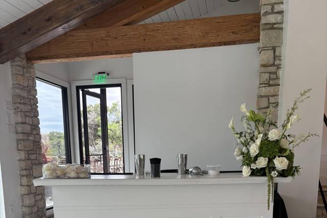 Repurposed Ceremony|Bar Floral