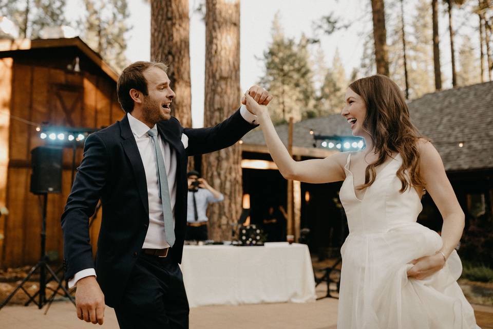 Sounds Elevated playing the right tune at the right time and the crowd goes wild! Lake Tahoe Wedding