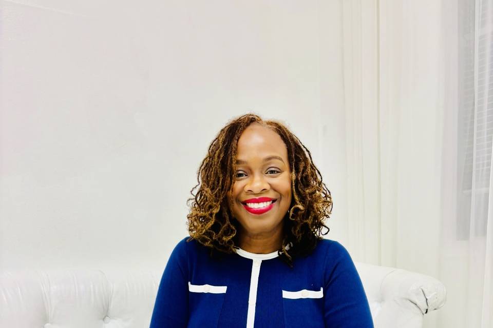 Lisa Davis - Wedding Officiant