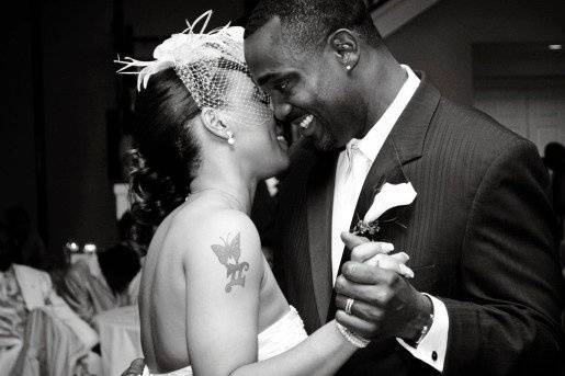 Jonell & Greg during their first dance.