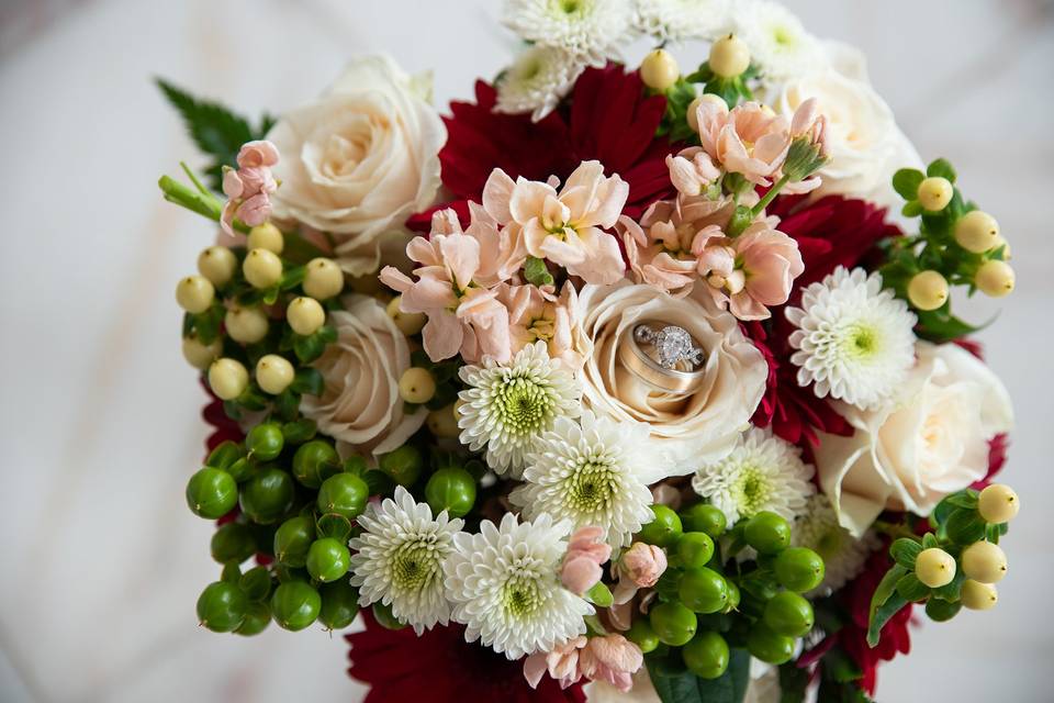 Details of rings and flowers