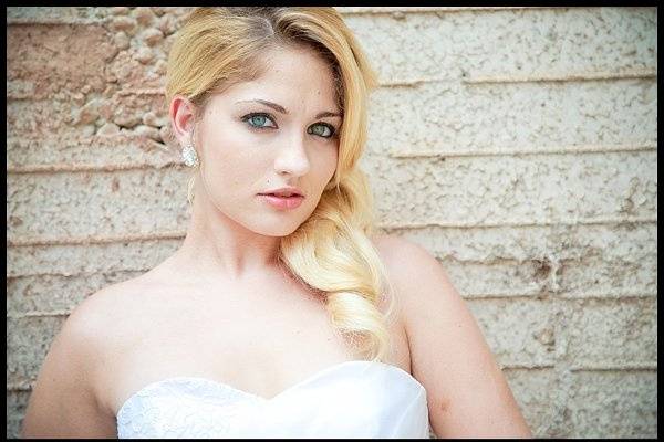 SMOKEY EYES & LASH PARLOUR