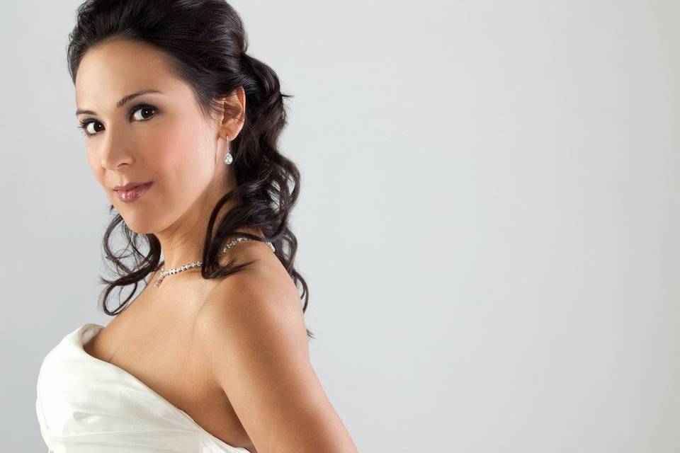 SMOKEY EYES & LASH PARLOUR