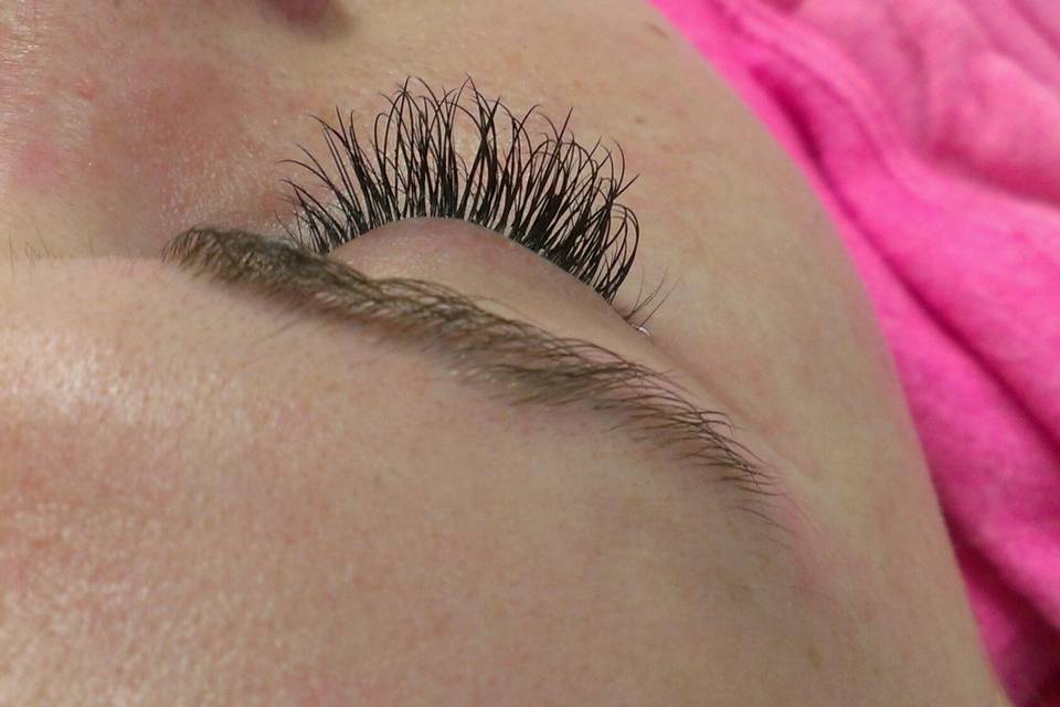 SMOKEY EYES & LASH PARLOUR