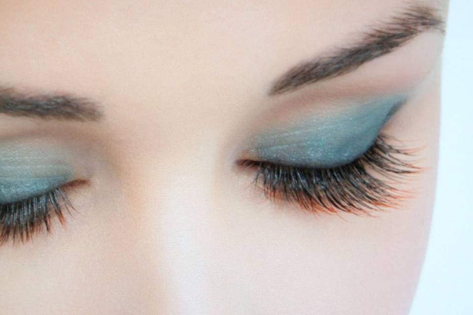 SMOKEY EYES & LASH PARLOUR
