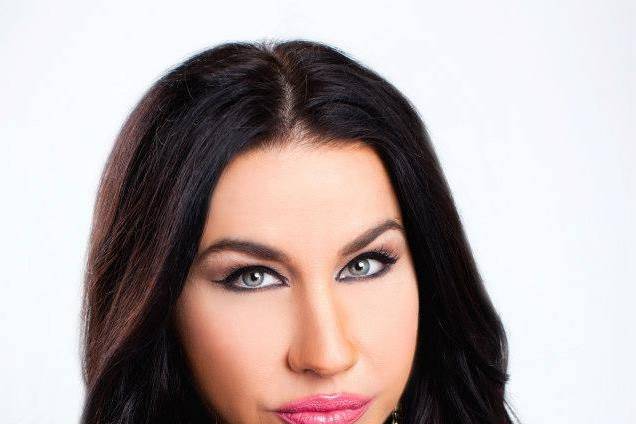 SMOKEY EYES & LASH PARLOUR