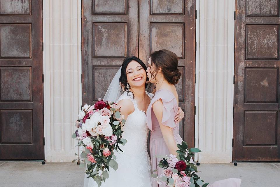 Mauve, blush and burgundy wedd