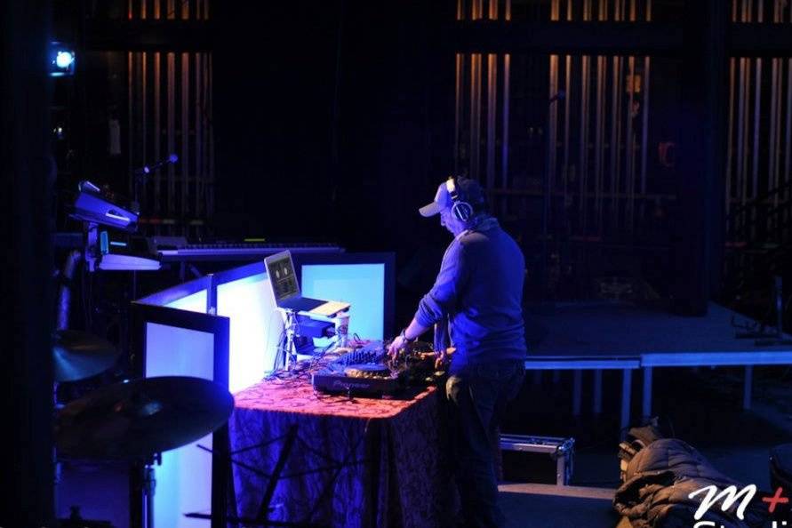 SOLIMAN INTERNATIONAL MUSIC & LIGHTING