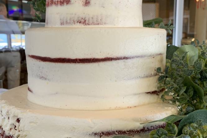 Scrumptious wedding cake