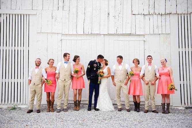 Couple with the bridesmaids and groomsmen