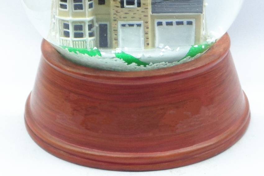 US Custom snow globes