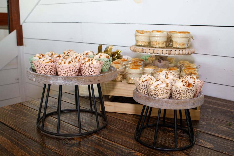 Cupcakes & Mason Jar Puddings