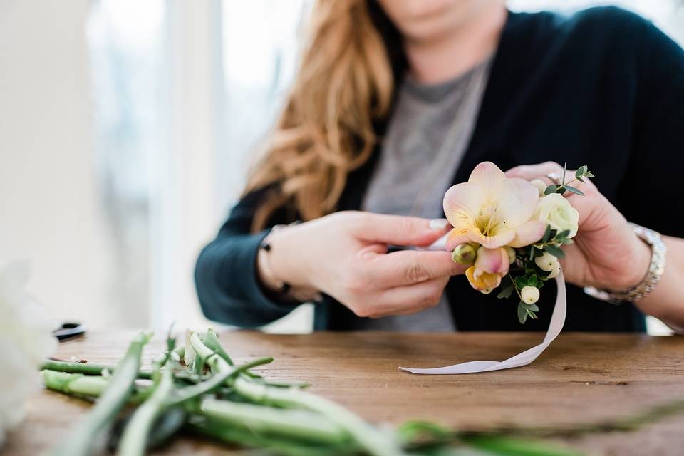 Mandy creating boutonnieres