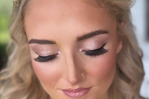 Romantic eye makeup