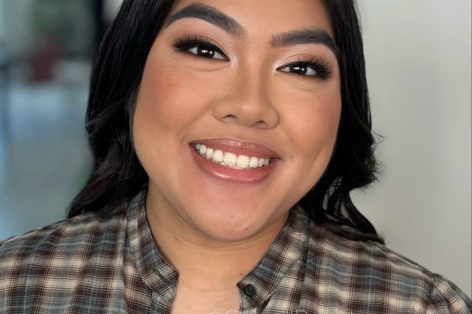 Senior portrait makeup