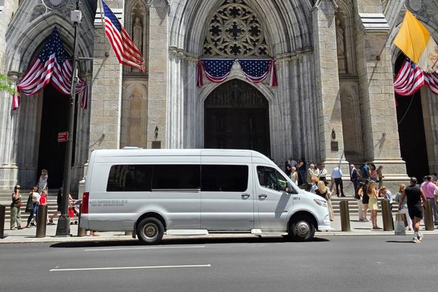 14 Pax Limousine Bus