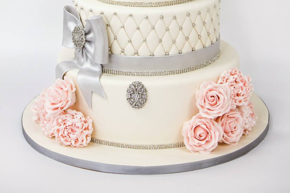 Baker Ashley's Mousey Wedding Cake | Cake Boss S6E21 - YouTube