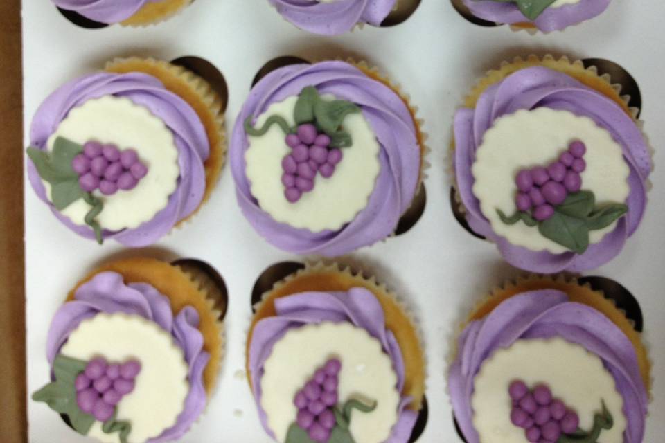 Vineyard Wedding cupcakes