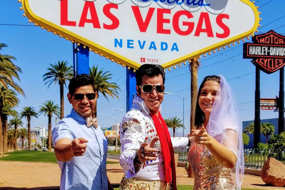 Las Vegas Sign Weddings 2021 - Las Vegas Elvis Wedding Chapel Best