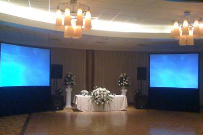 Head table and screen projections