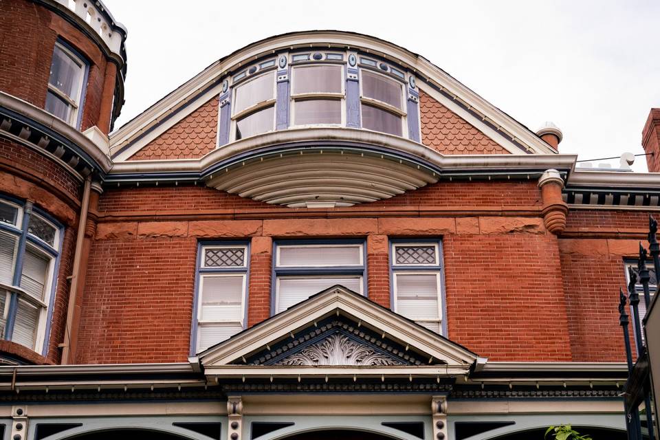 lumber-baron-inn-gardens-elopement-victorian-couple-denver-36.jpg